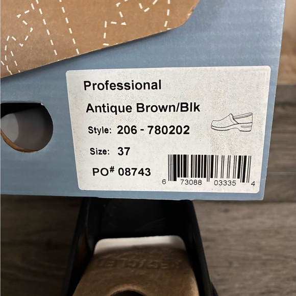 NEW!Dansko Professional Women's Antique Brown Clogs - Picture 4 of 4